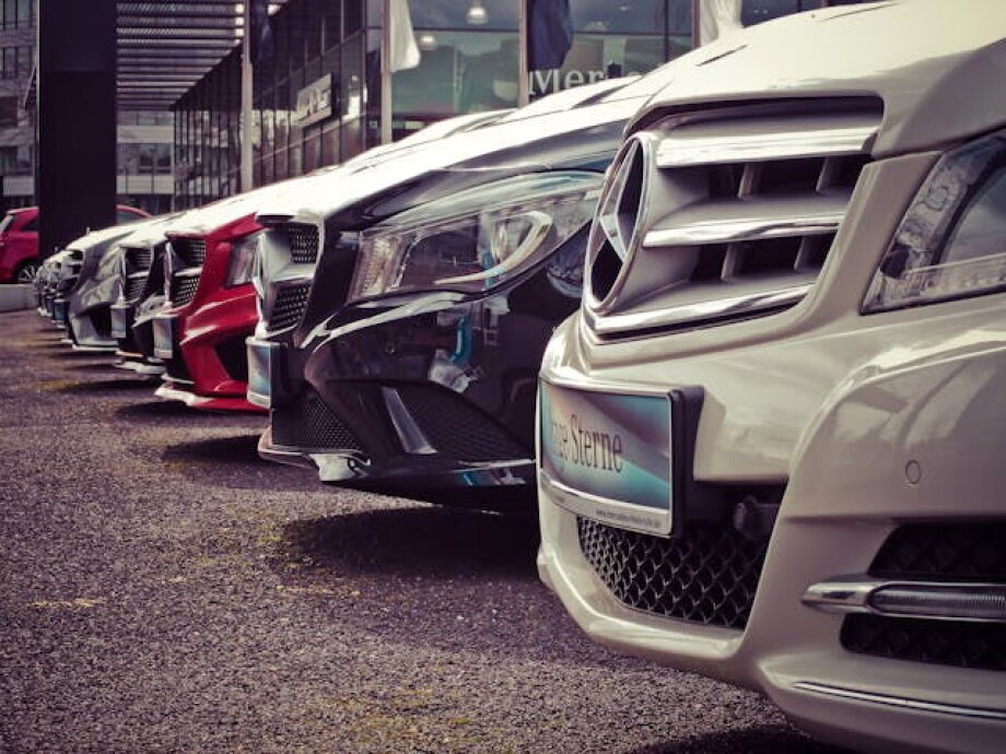 New cars cheaper by average 5% in a year