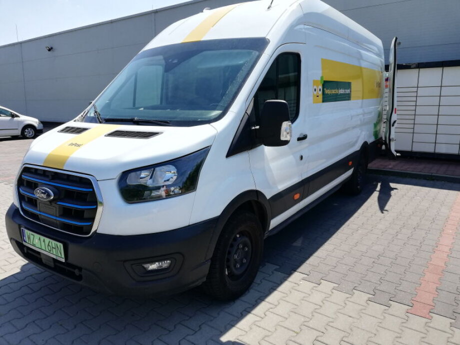 InPost expands delivery services