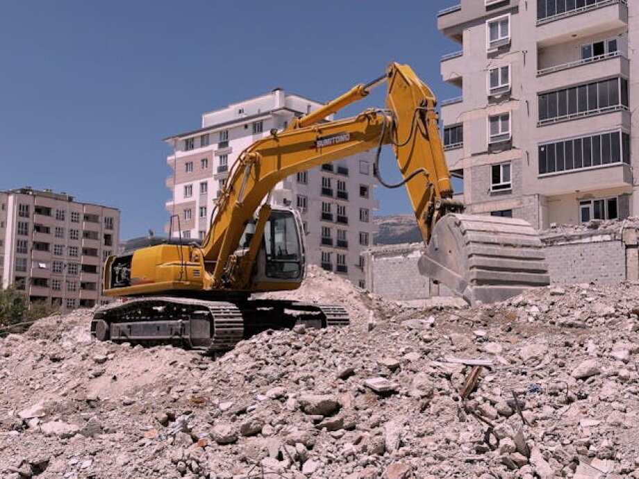 Office building demolition underway in Warsaw