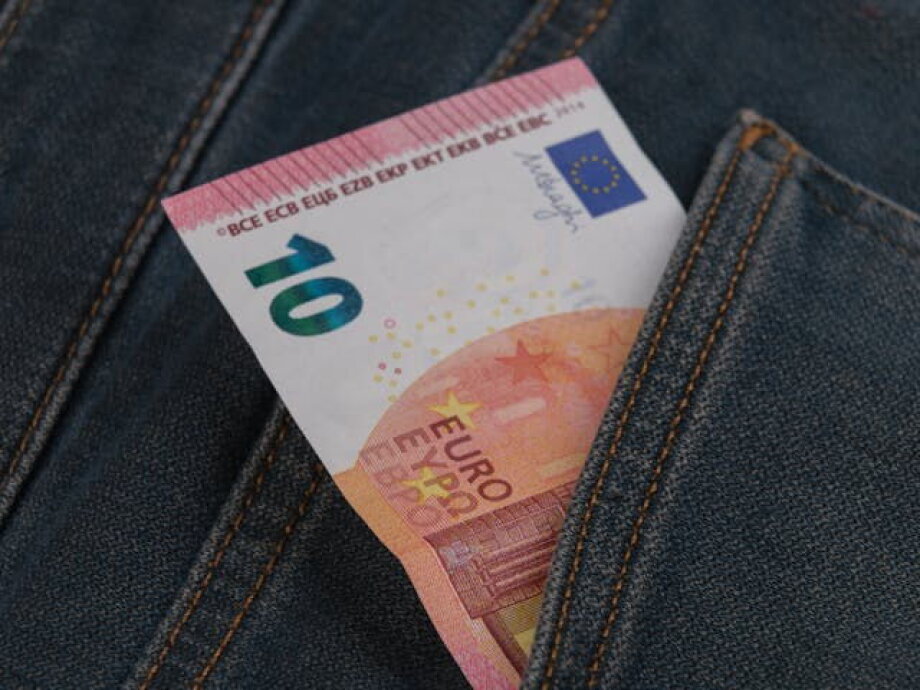 Labor costs in Poland breaking records