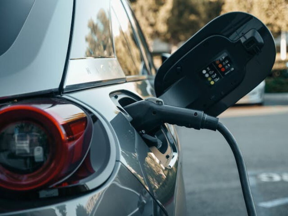 Growth in number of car chargers increased by 125% in two years, now slowing down