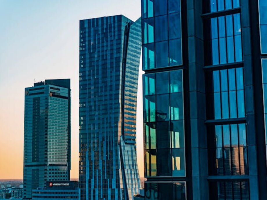 Developers combining hotels with offices, services and apartments