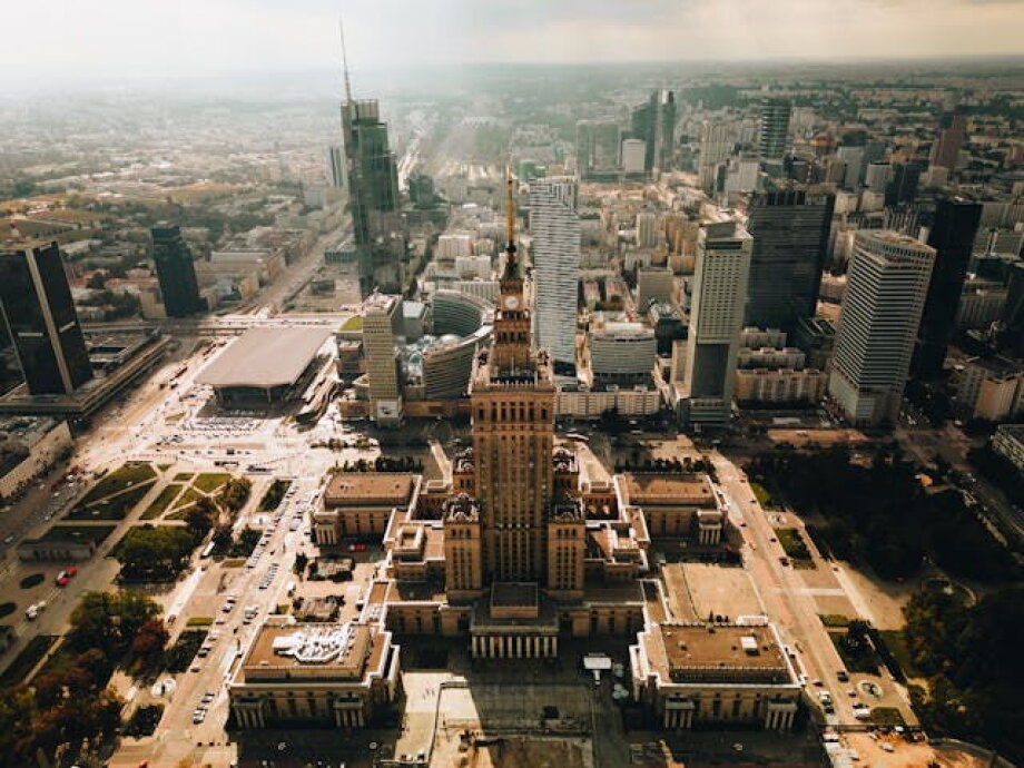 Warsaw second in Europe in rankings of commercial real estate and meeting tech challenges