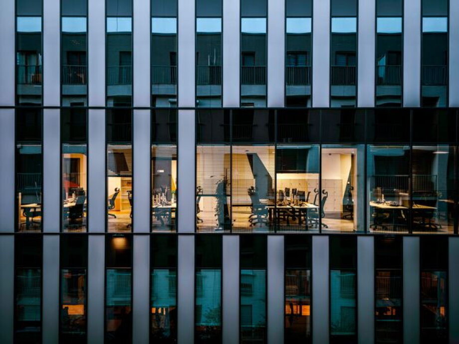 Krakow office building changes ownership