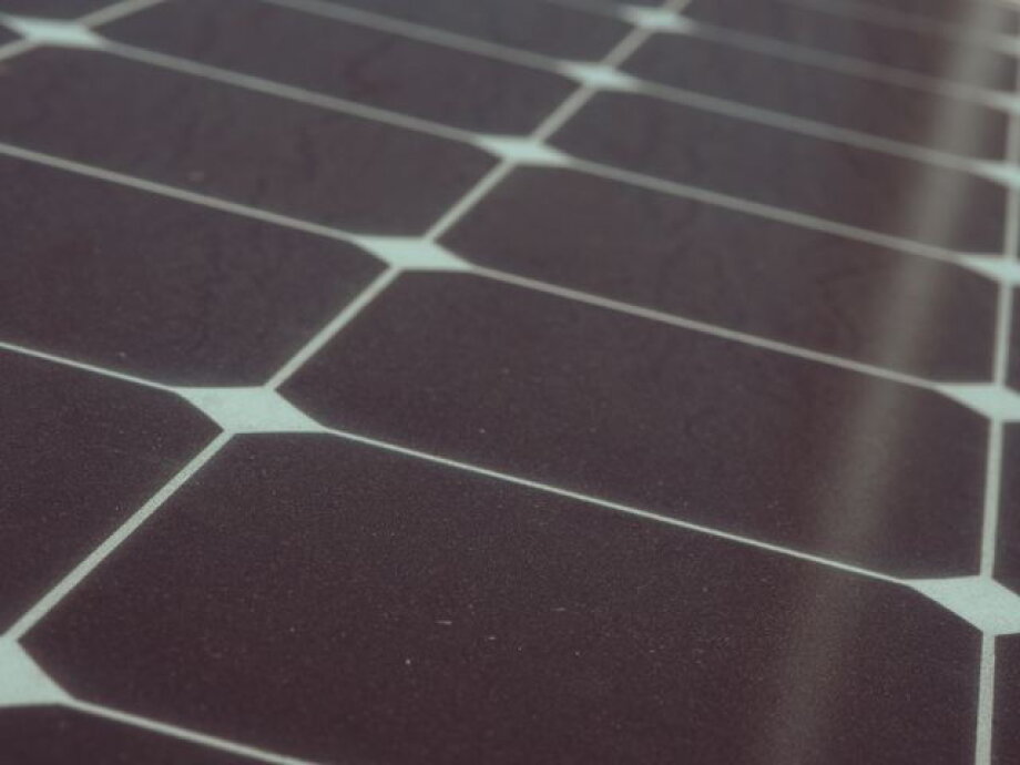 Photovoltaics breaks new records, tests power grid
