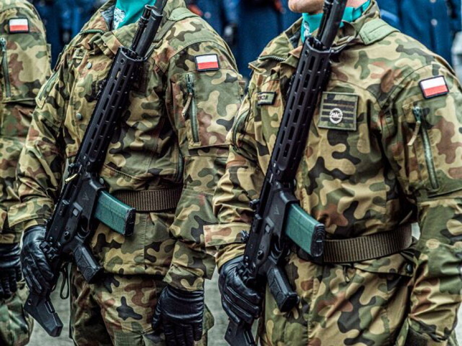 Polish army grows to around 220,000 soldiers