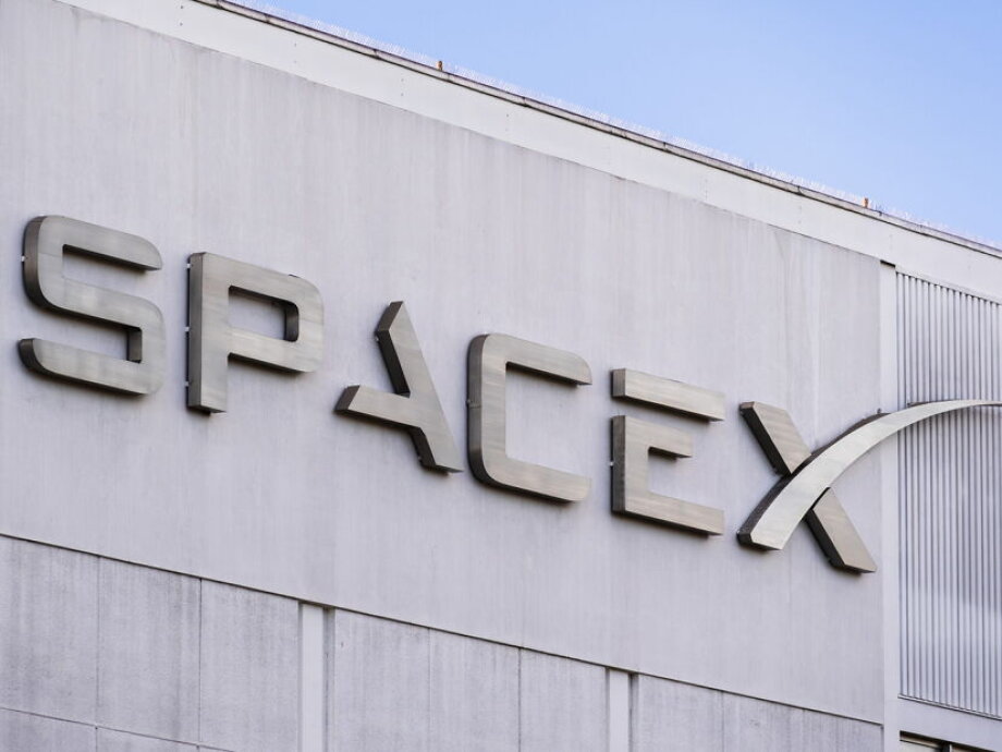 SpaceX shares reach Warsaw investors