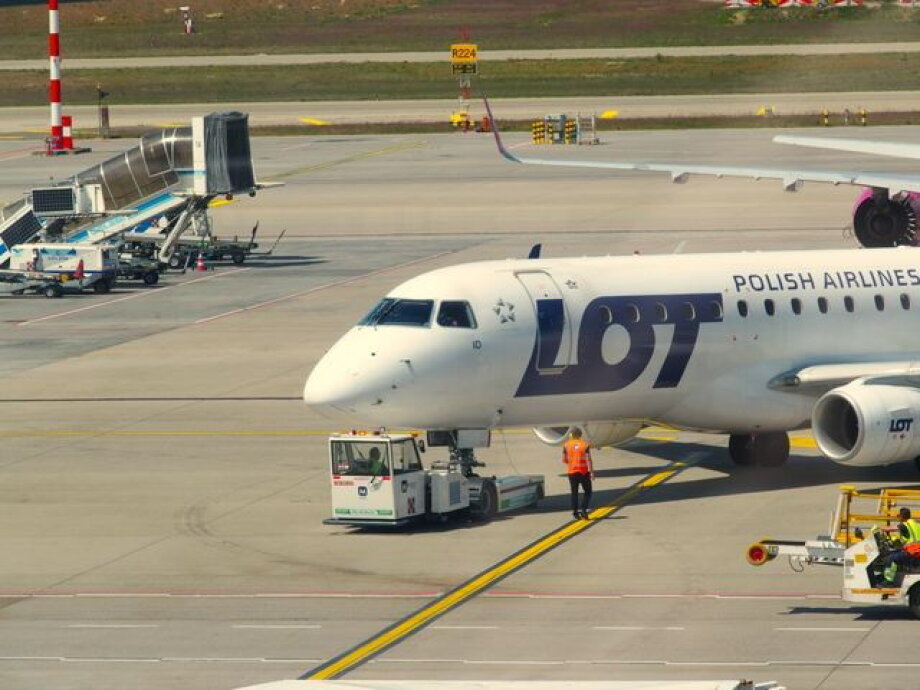 President signs law supporting sustainable aviation