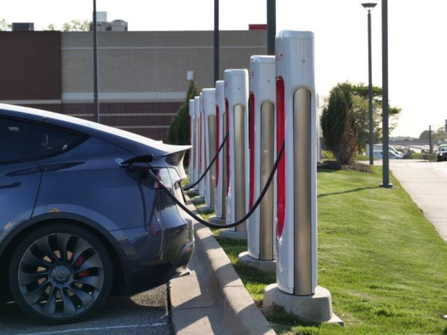 EVs seen as tool to reduce effects of fuel crisis, attract investment