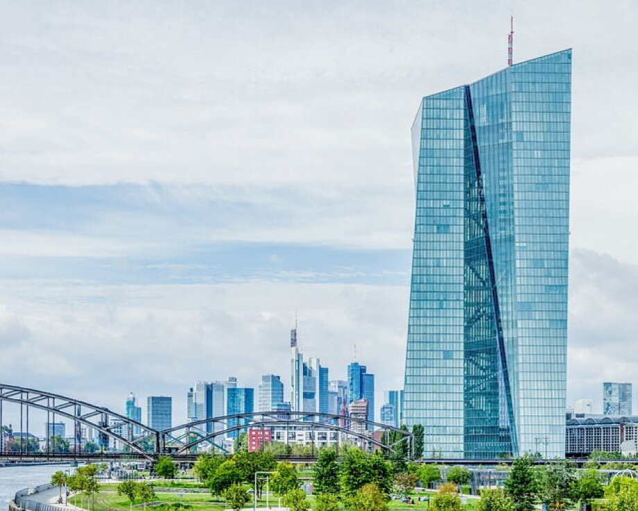 ECB raises rates by 0.5 percentage points